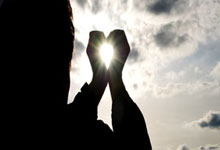 纽卡举行英联杯夺冠游行，约20万球迷参加.